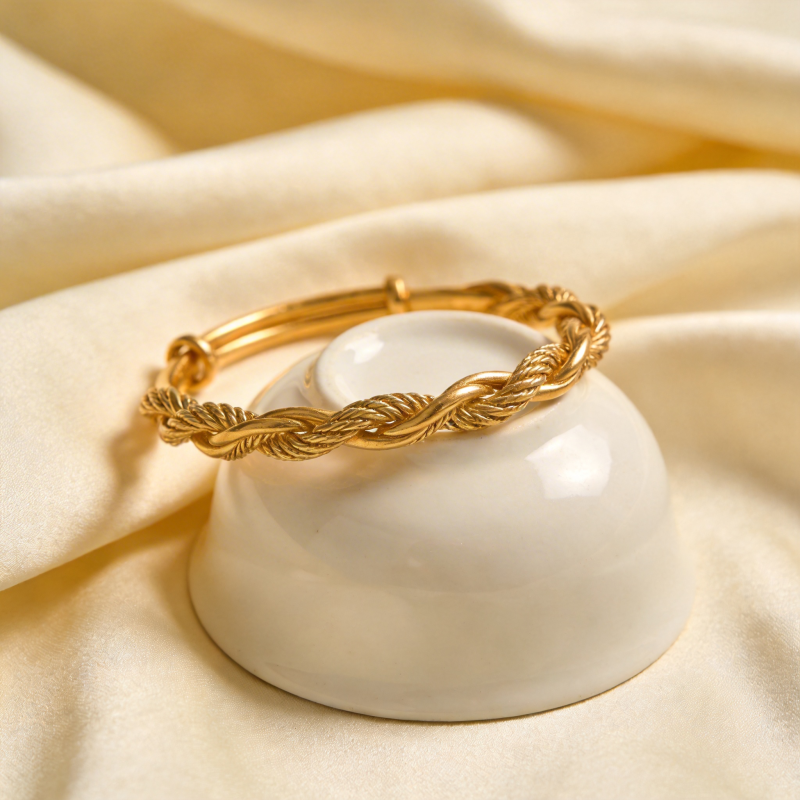 金丝缠绕手镯图片