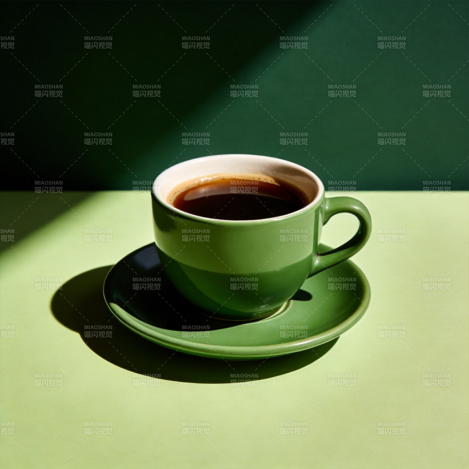 绿杯咖啡静影图片