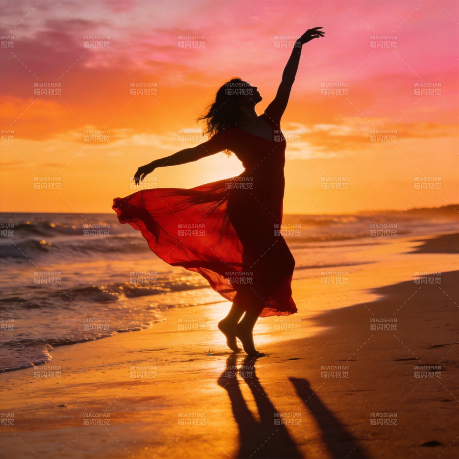 夕阳海滩舞影图片