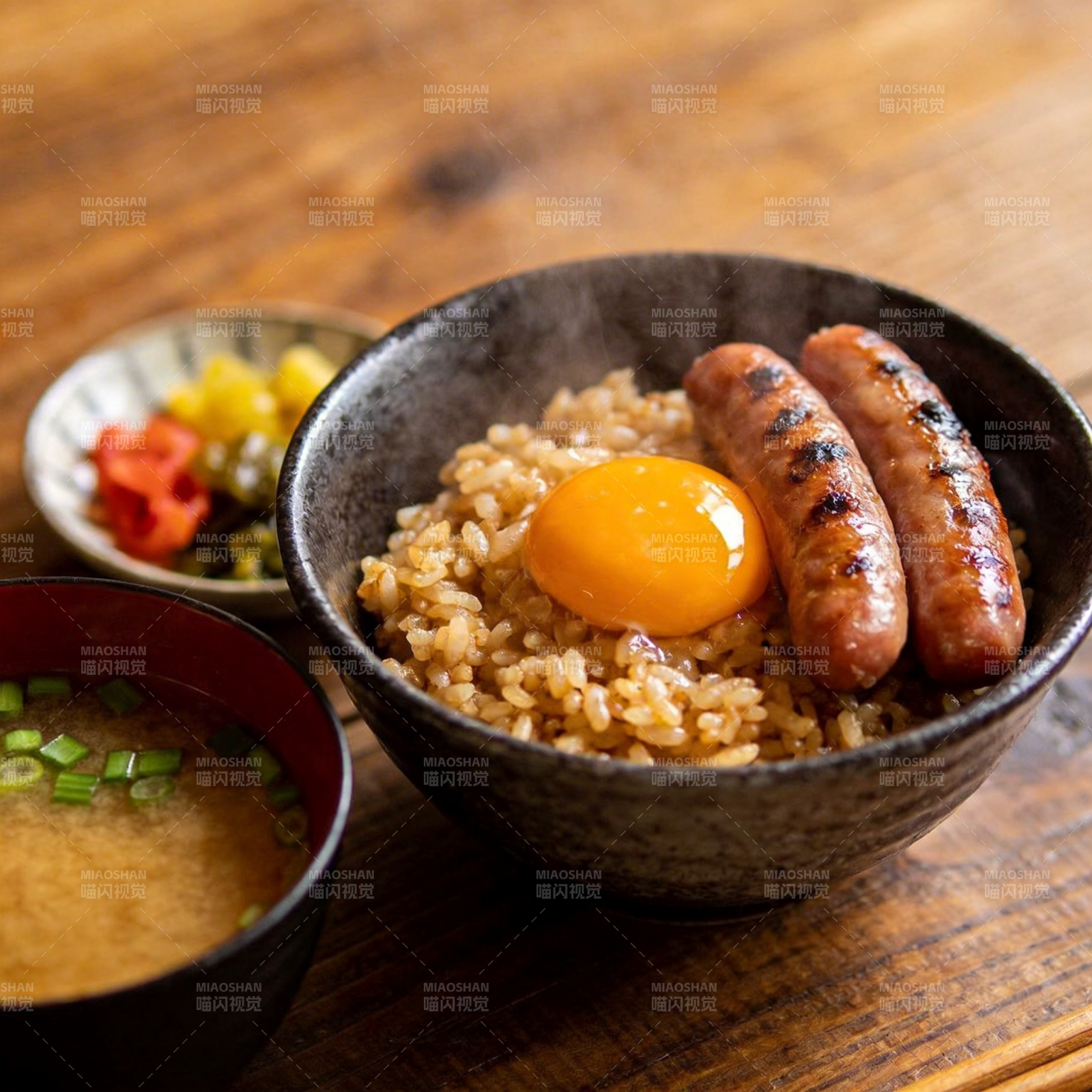 日式饭团配香肠图片