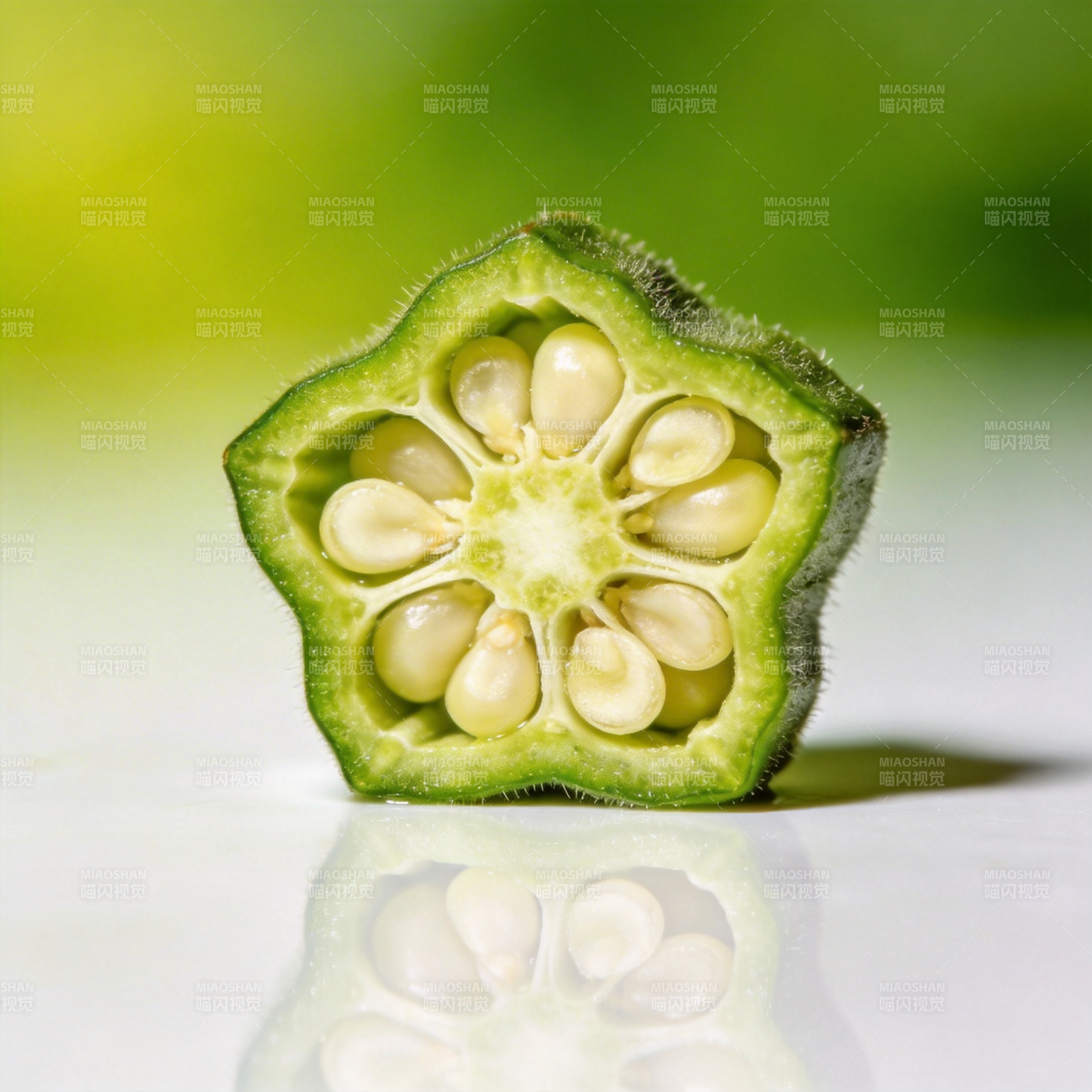 秋葵切面特写图片