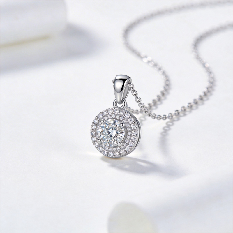 璀璨钻石吊坠图片