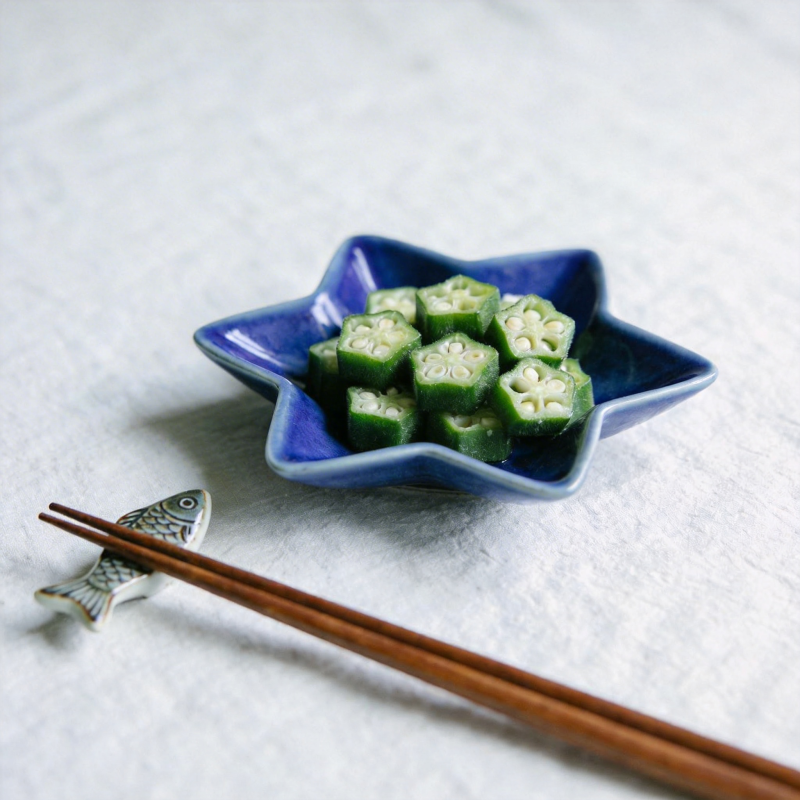 秋葵小碟配筷子图片