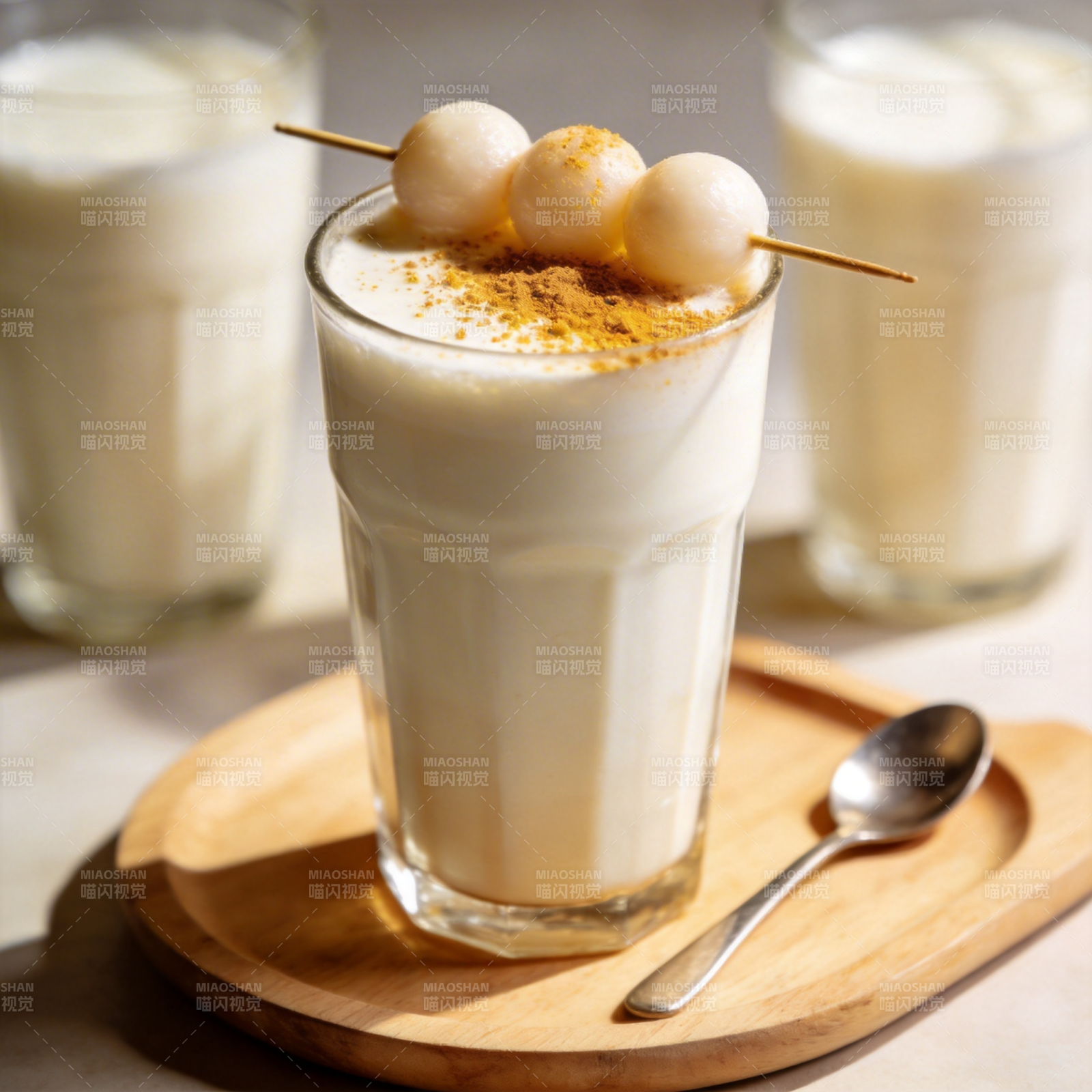 奶昔配糯米丸子图片