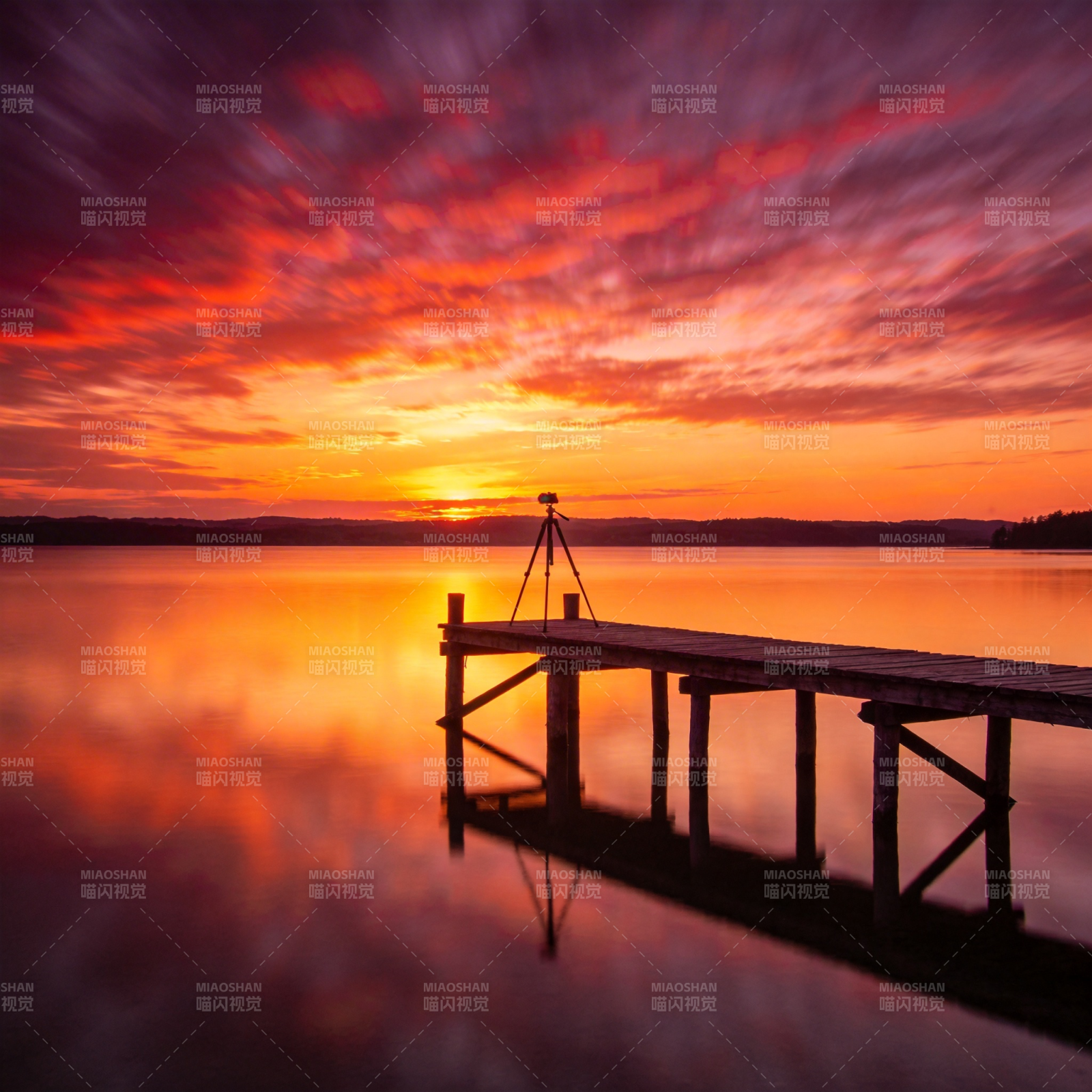 湖畔日落 静美如画图片
