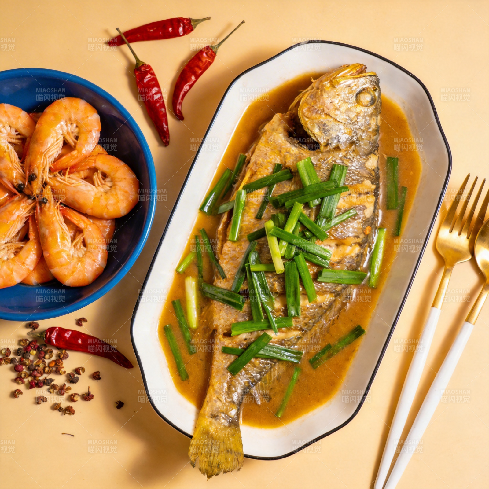 红烧鱼配虾仁图片