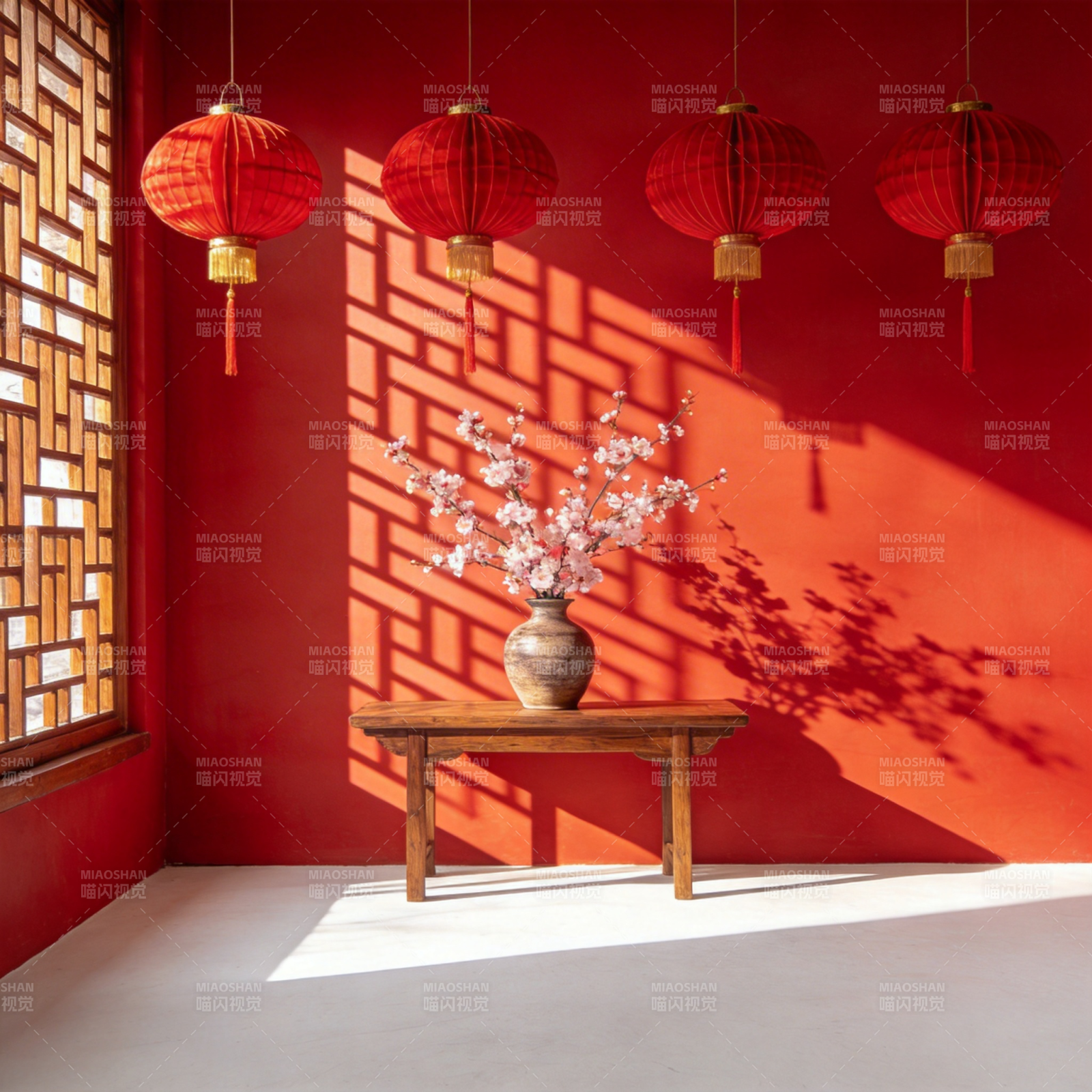 红墙花影 灯映春光图片