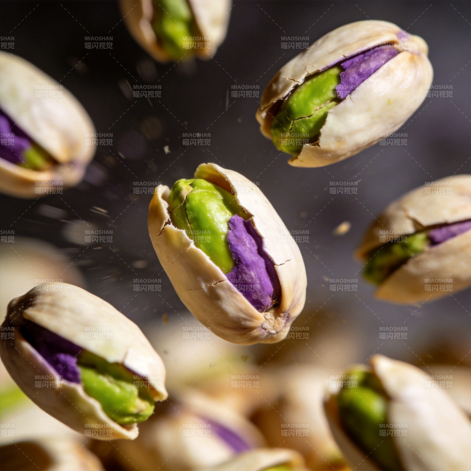 紫绿开心果飞舞图片