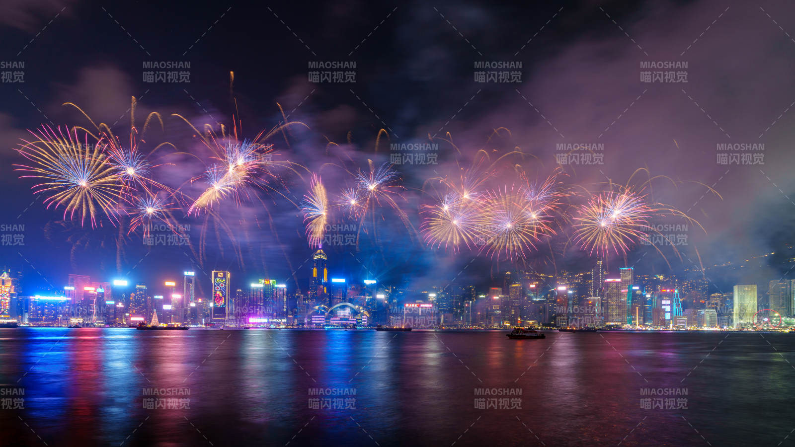 烟花璀璨夜景图片