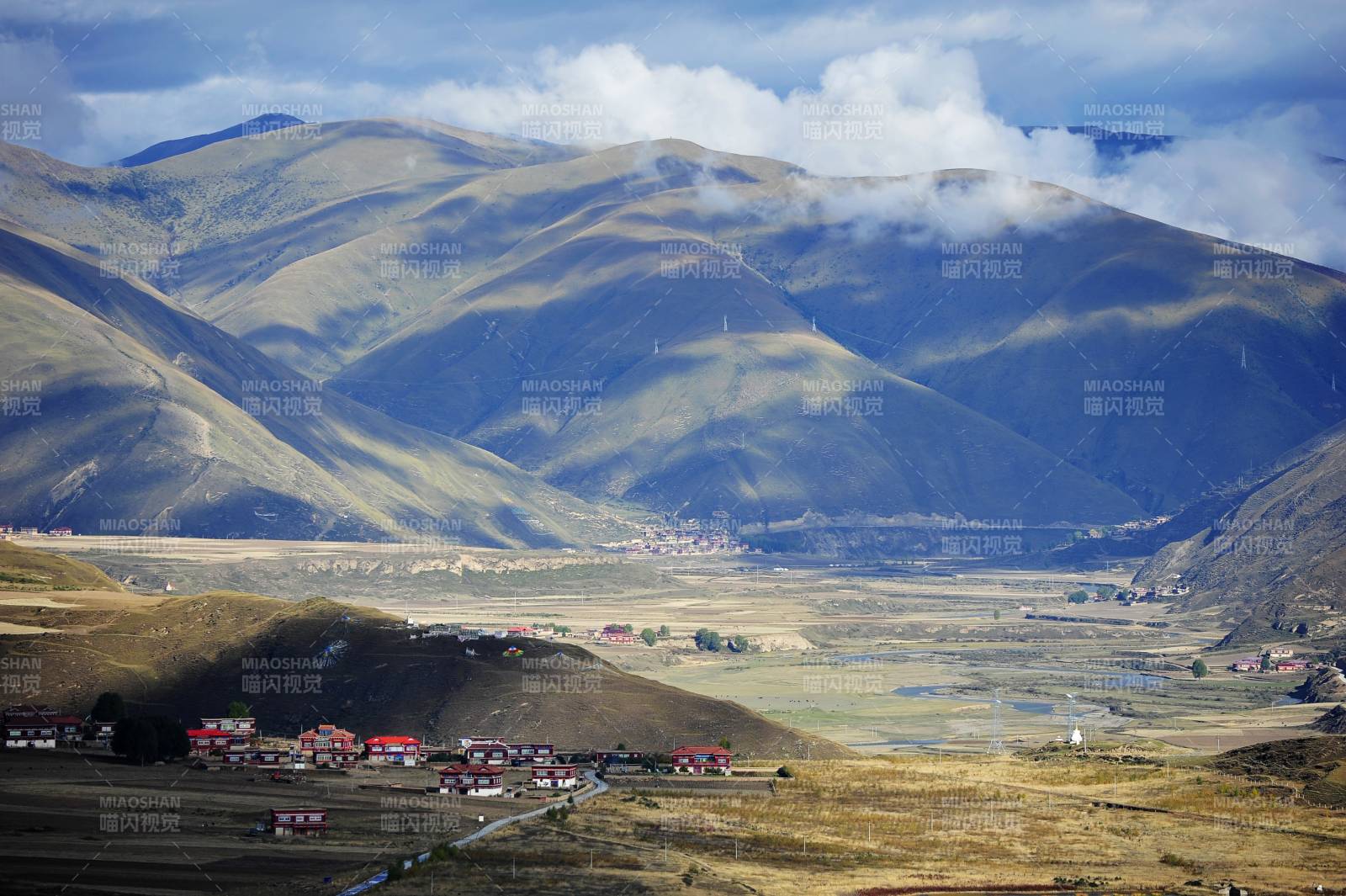 四川高原山谷风光图片