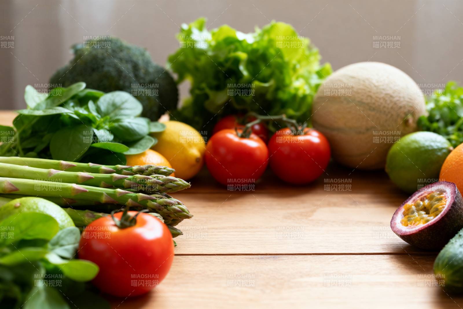 新鲜蔬果摆盘图片