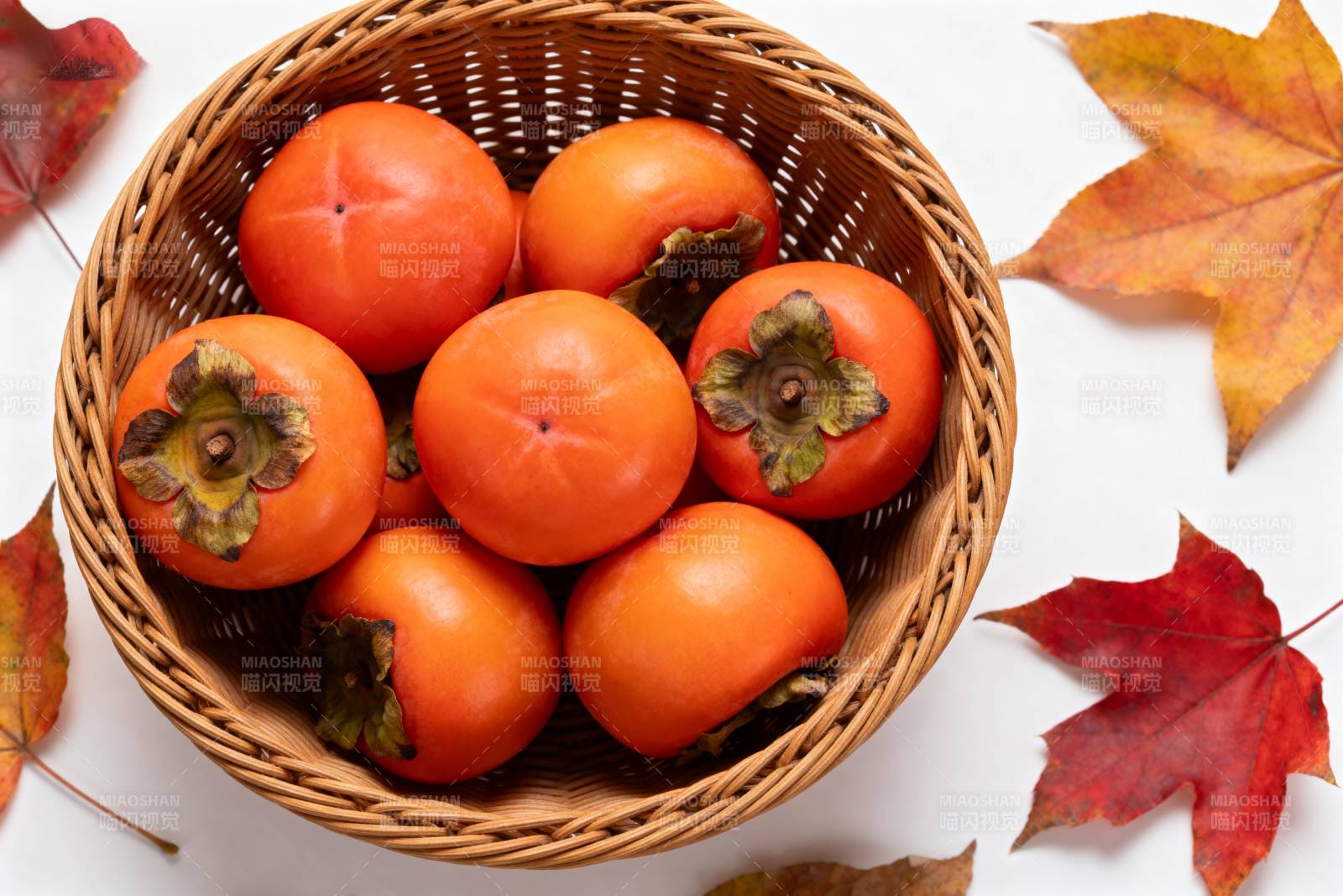 秋日柿子篮图片