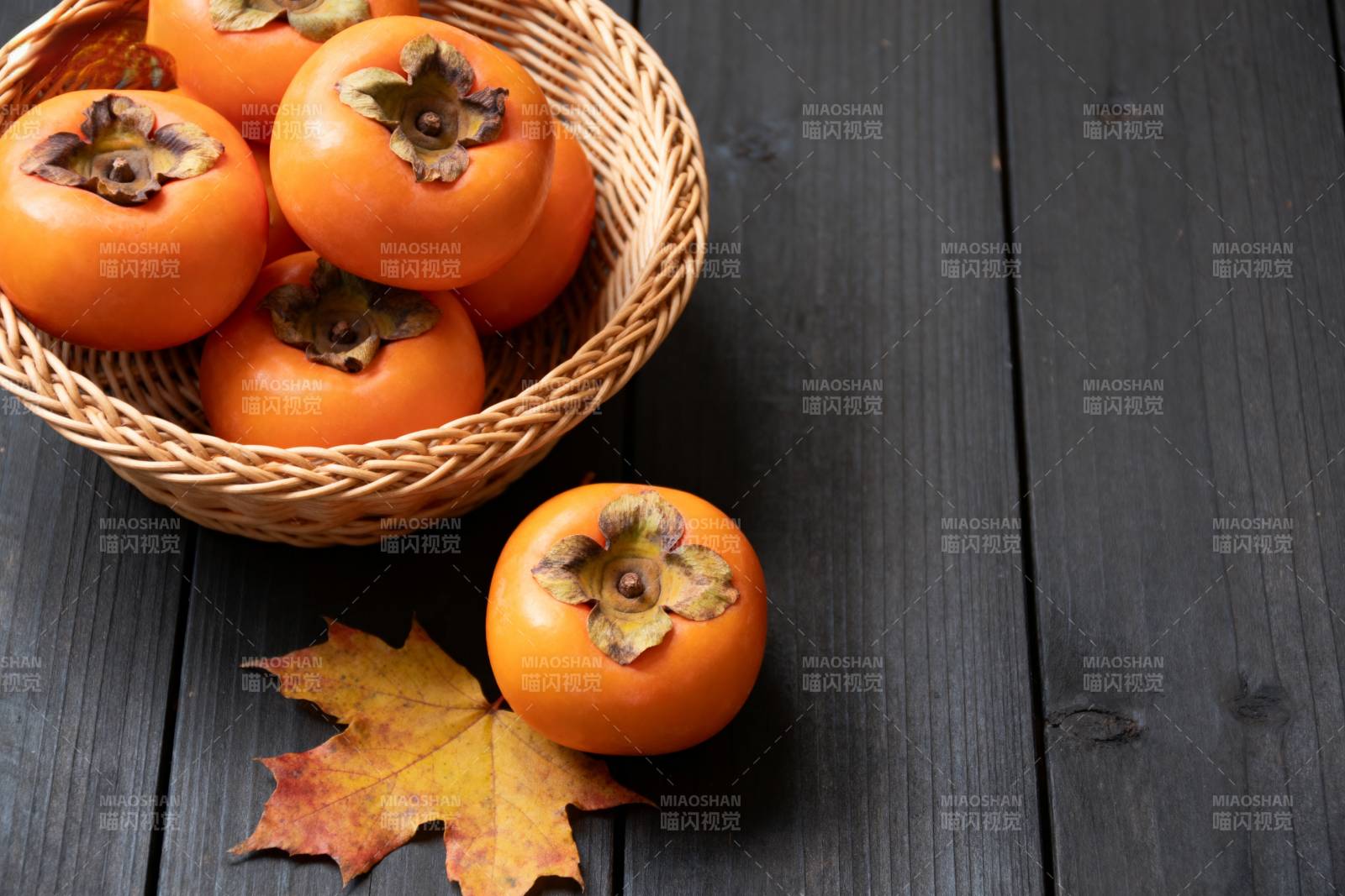 秋日柿子静物图片