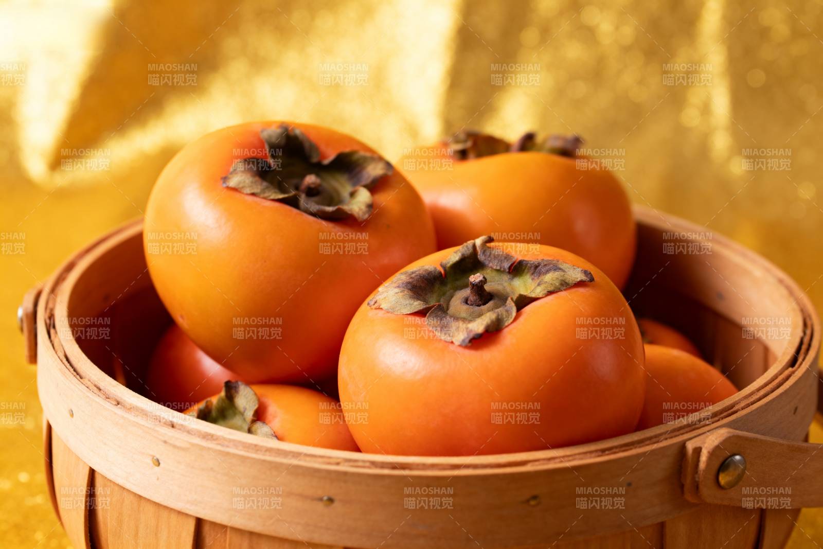 柿子满篮秋意浓图片