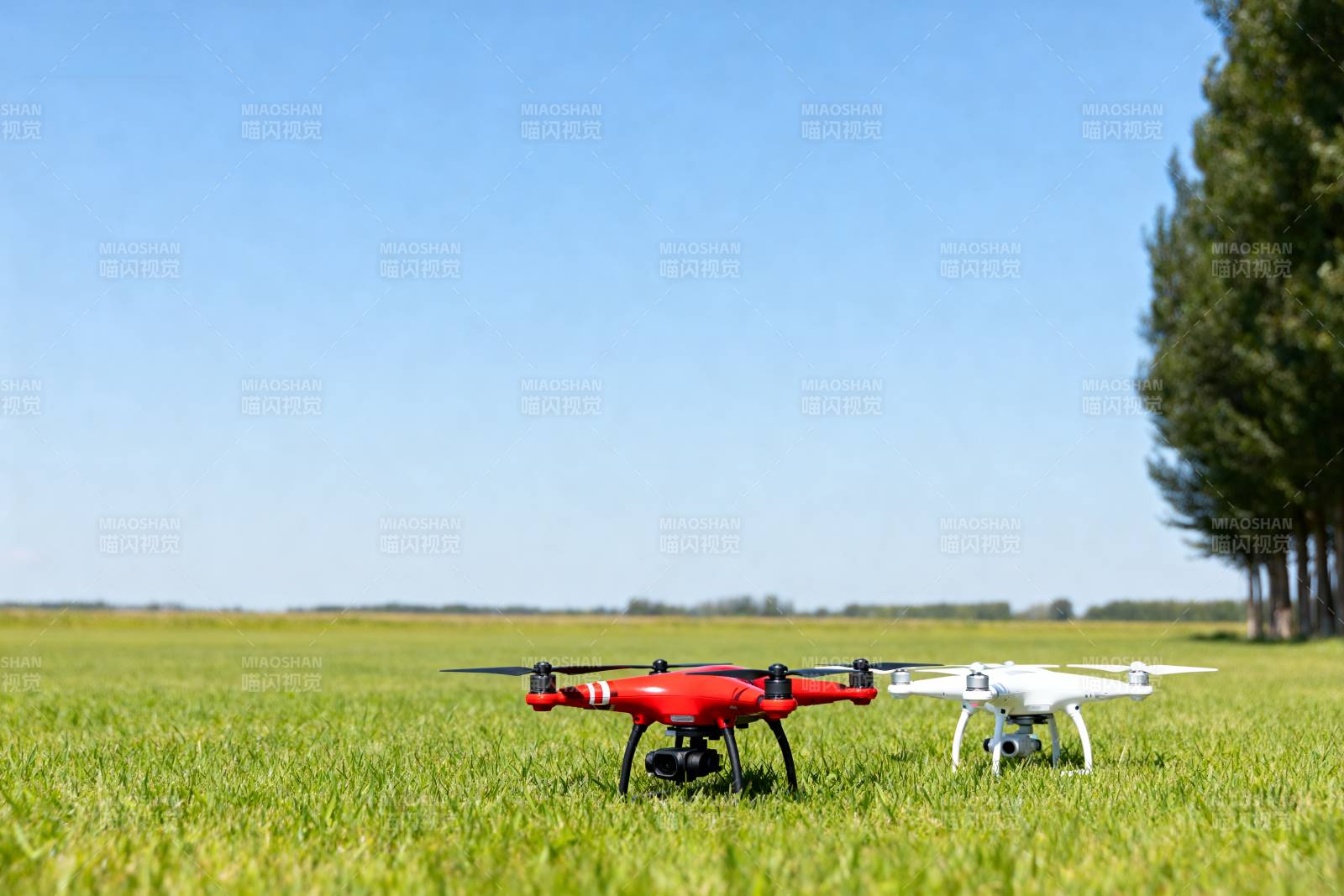 无人机静卧绿野图片