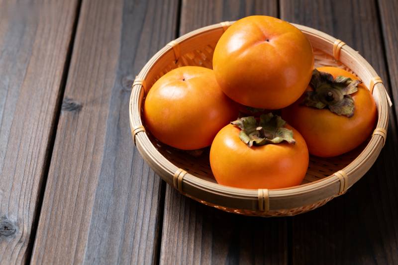 柿子篮中鲜橙色图片