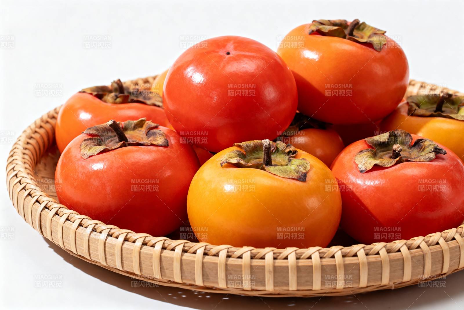 柿子满篮秋意浓图片