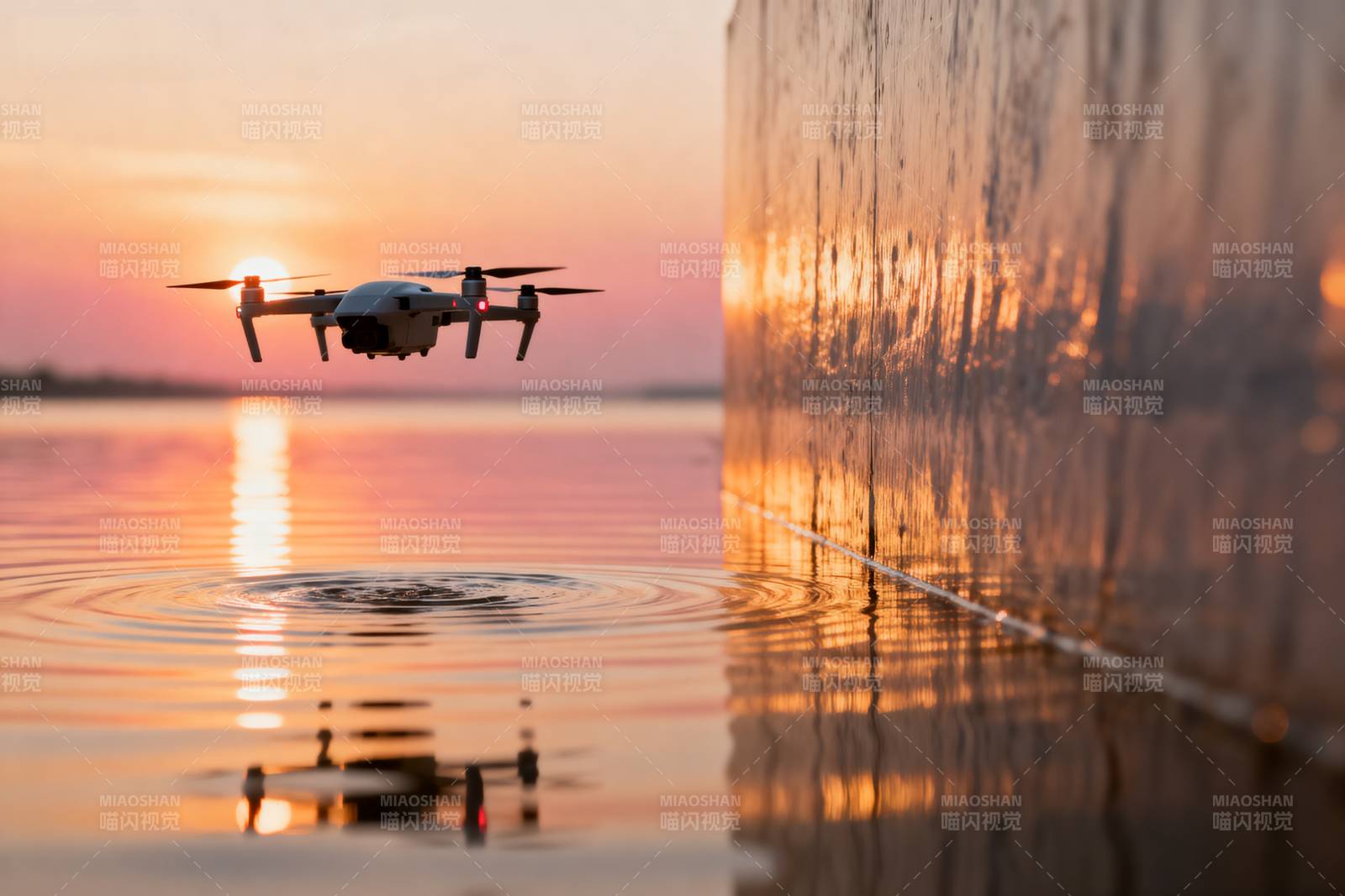 无人机日落飞行图片