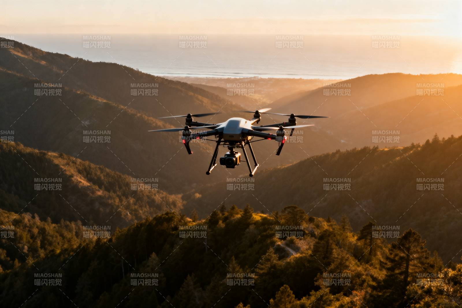 无人机翱翔山间图片