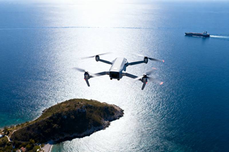 无人机航拍海景图片