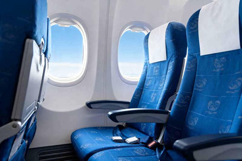 飞机客舱蓝色座椅图片
