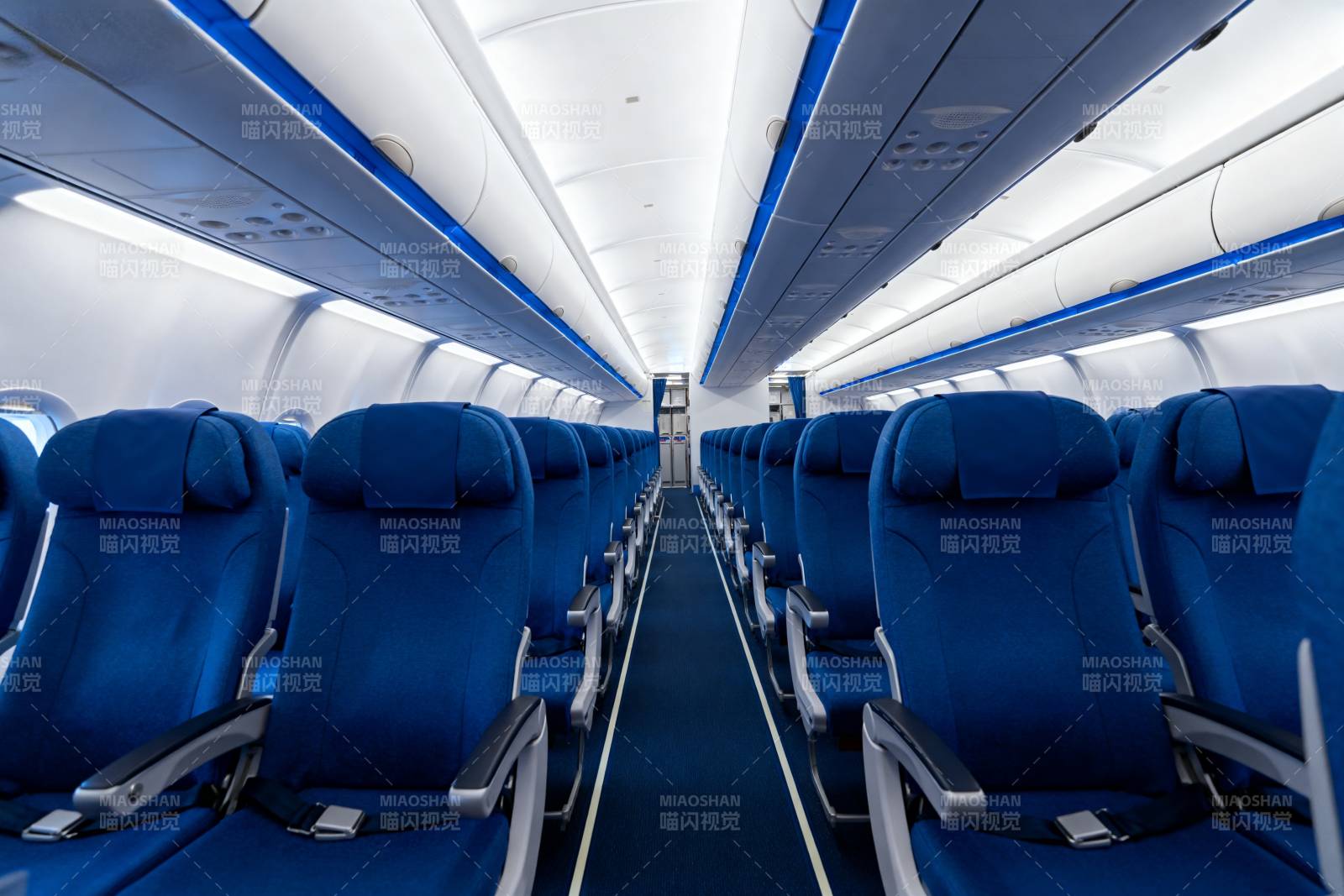 飞机客舱内部视角图片