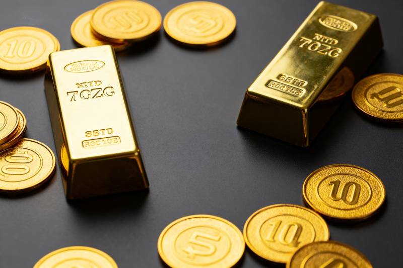 金条金币闪耀光芒图片