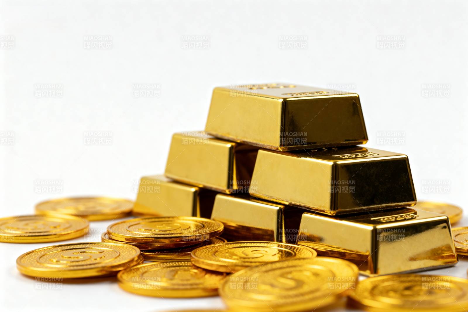 金条金币堆叠图片