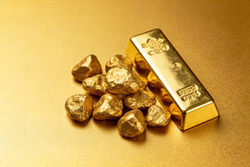 金条与金块闪耀光芒图片