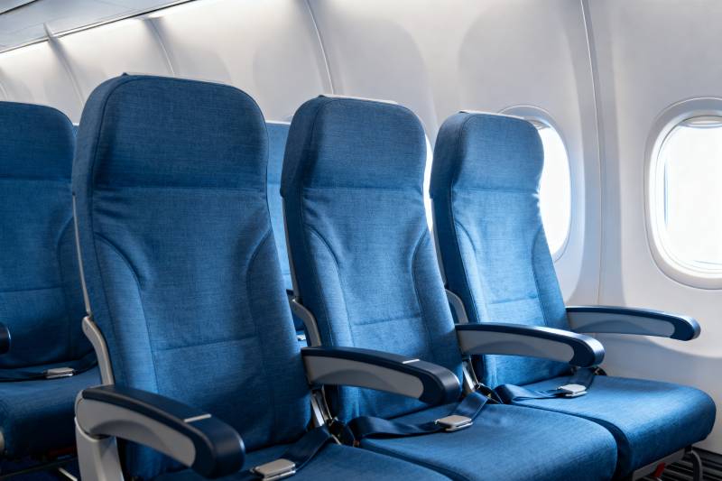 飞机蓝色座椅特写图片