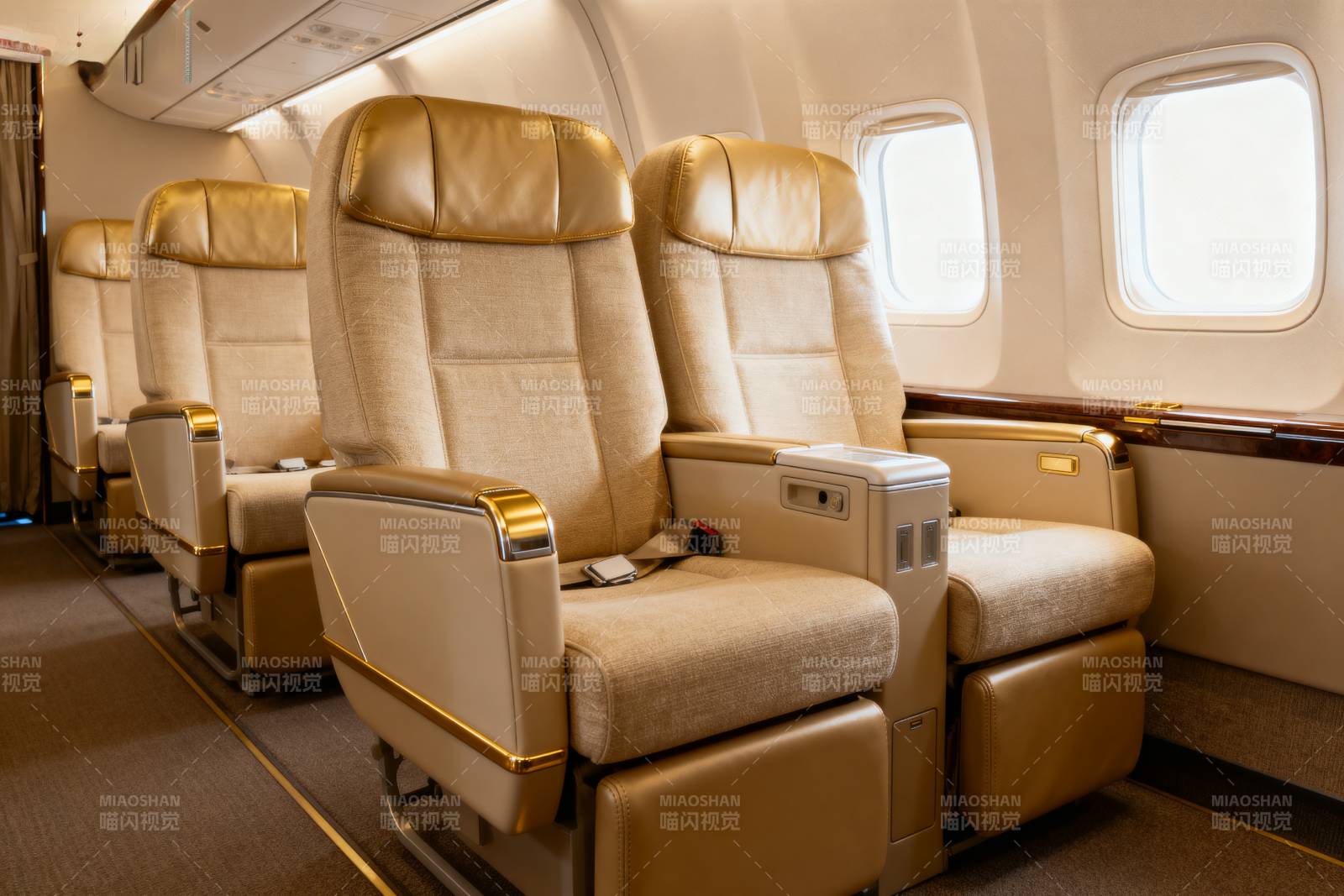豪华飞机头等舱座椅图片