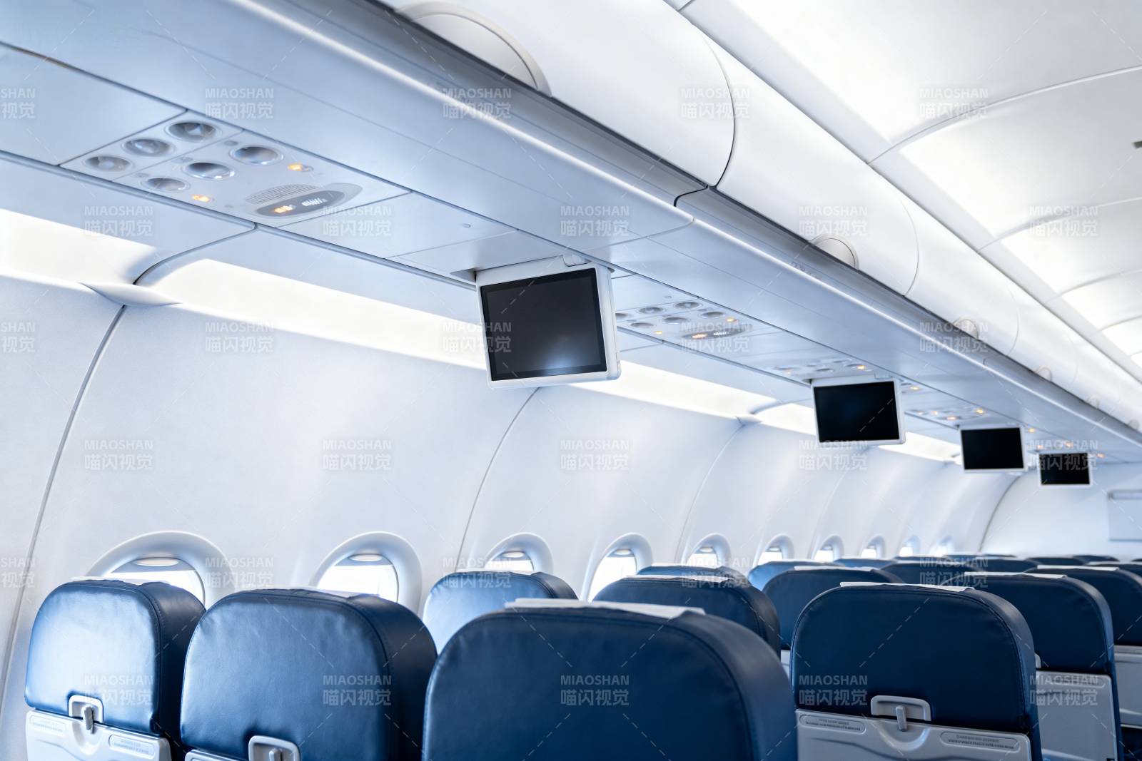 飞机客舱内部景象图片
