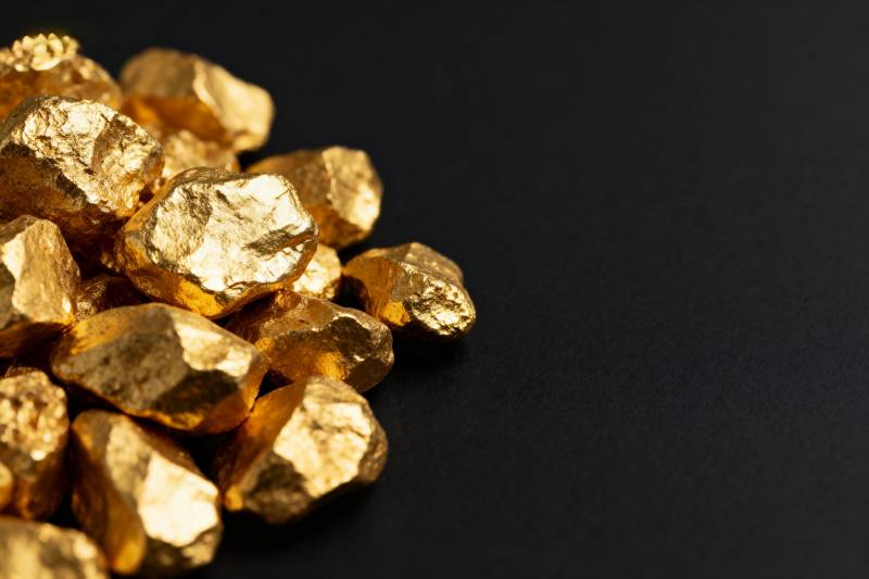 金块闪耀黑底图片