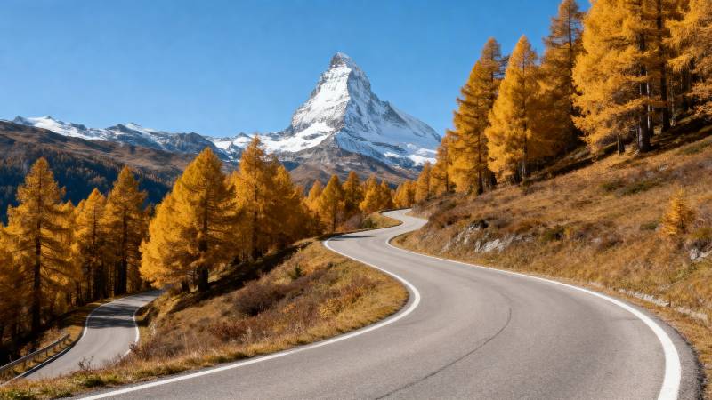 秋日山道美景图片