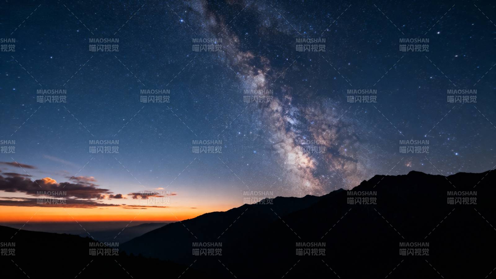 银河夜空山影图片
