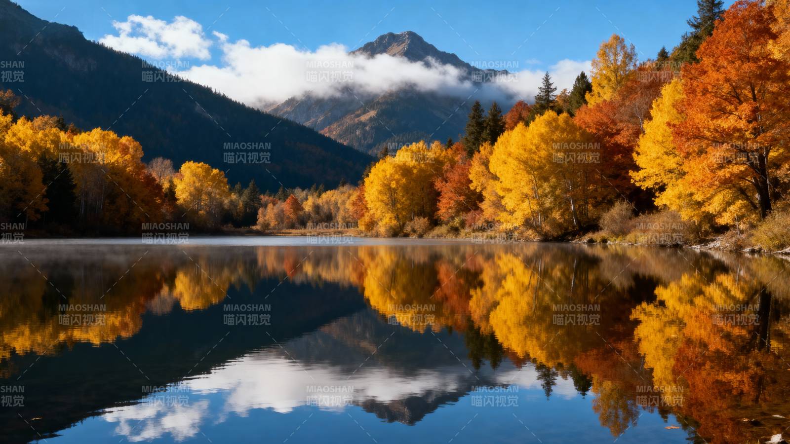 秋湖映山色图片