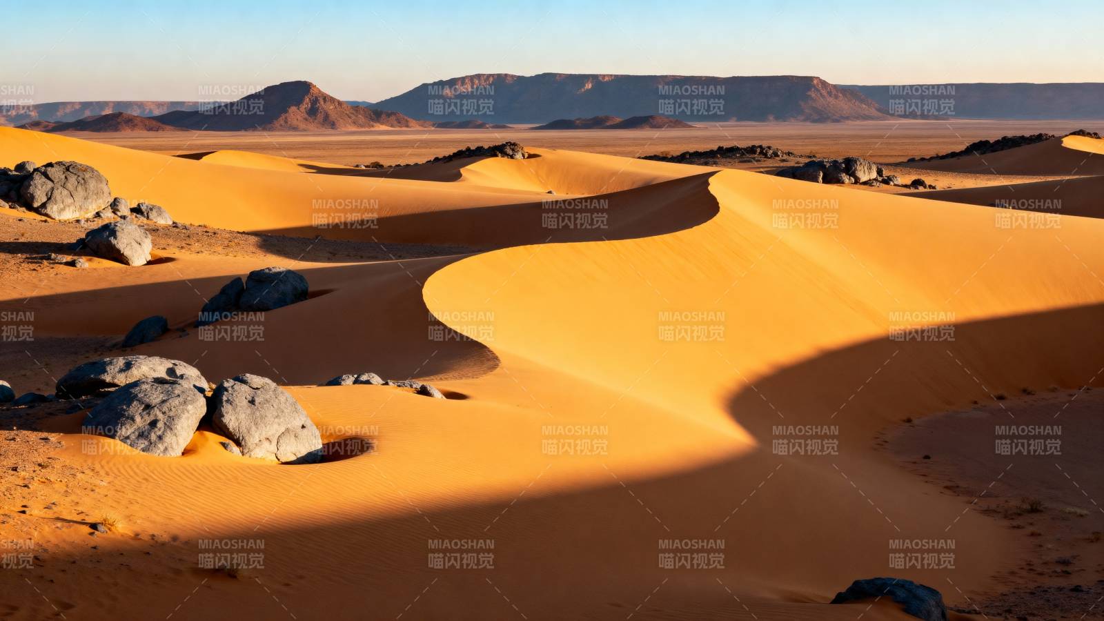 沙漠沙丘日出美景图片