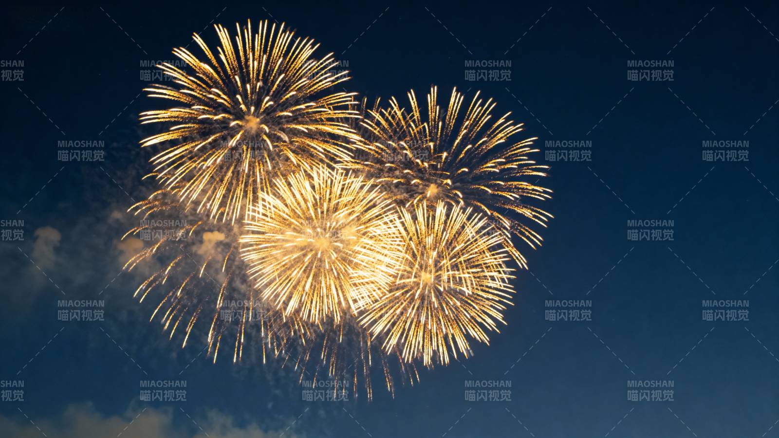 璀璨烟花夜空绽放图片