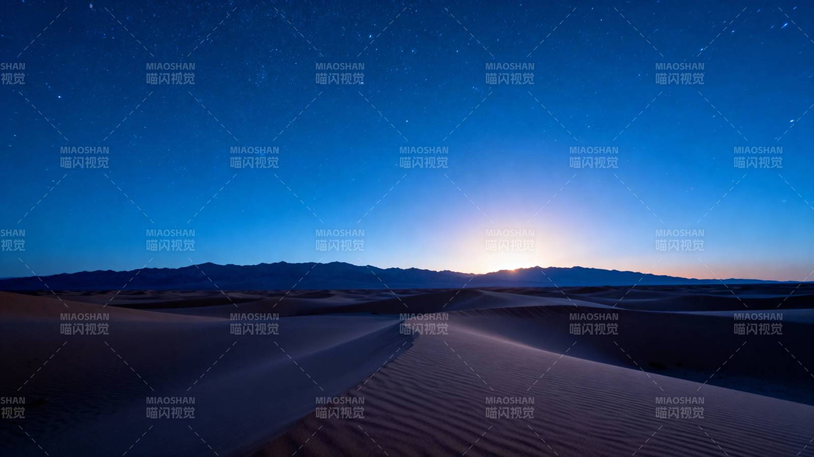 沙漠夜空星辰璀璨图片