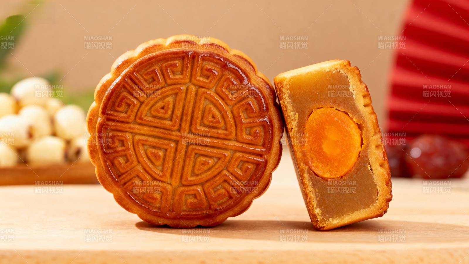 中秋月饼 金黄诱人图片