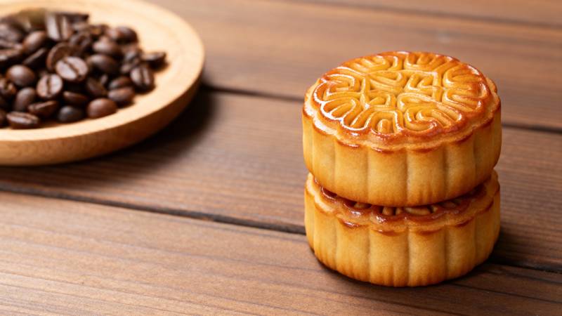 月饼与咖啡豆图片