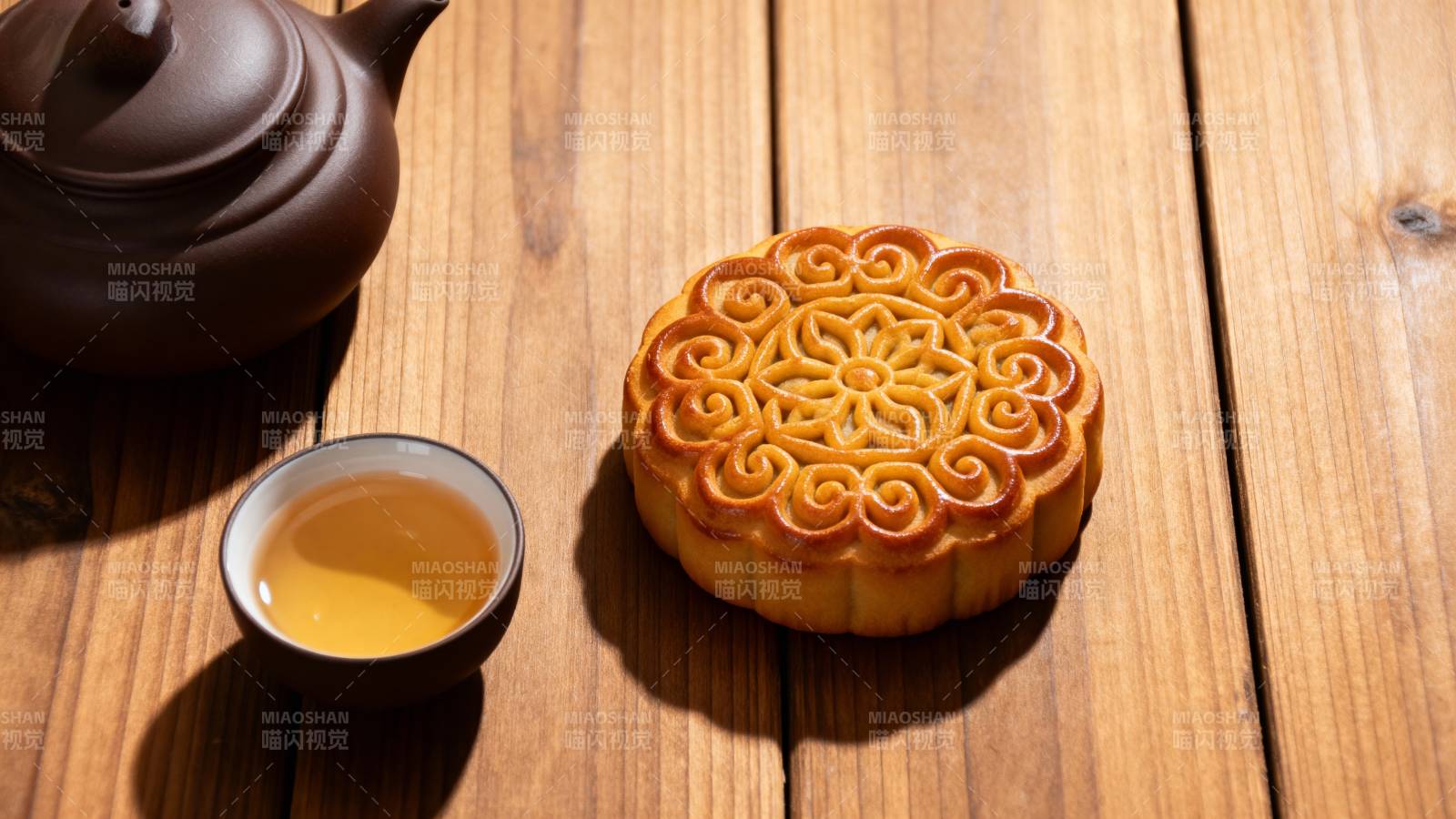 月饼茶香伴秋意图片