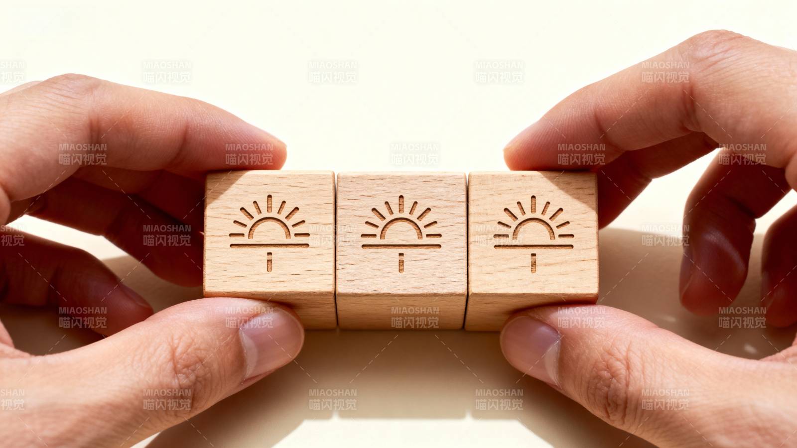 阳光木块拼图图片