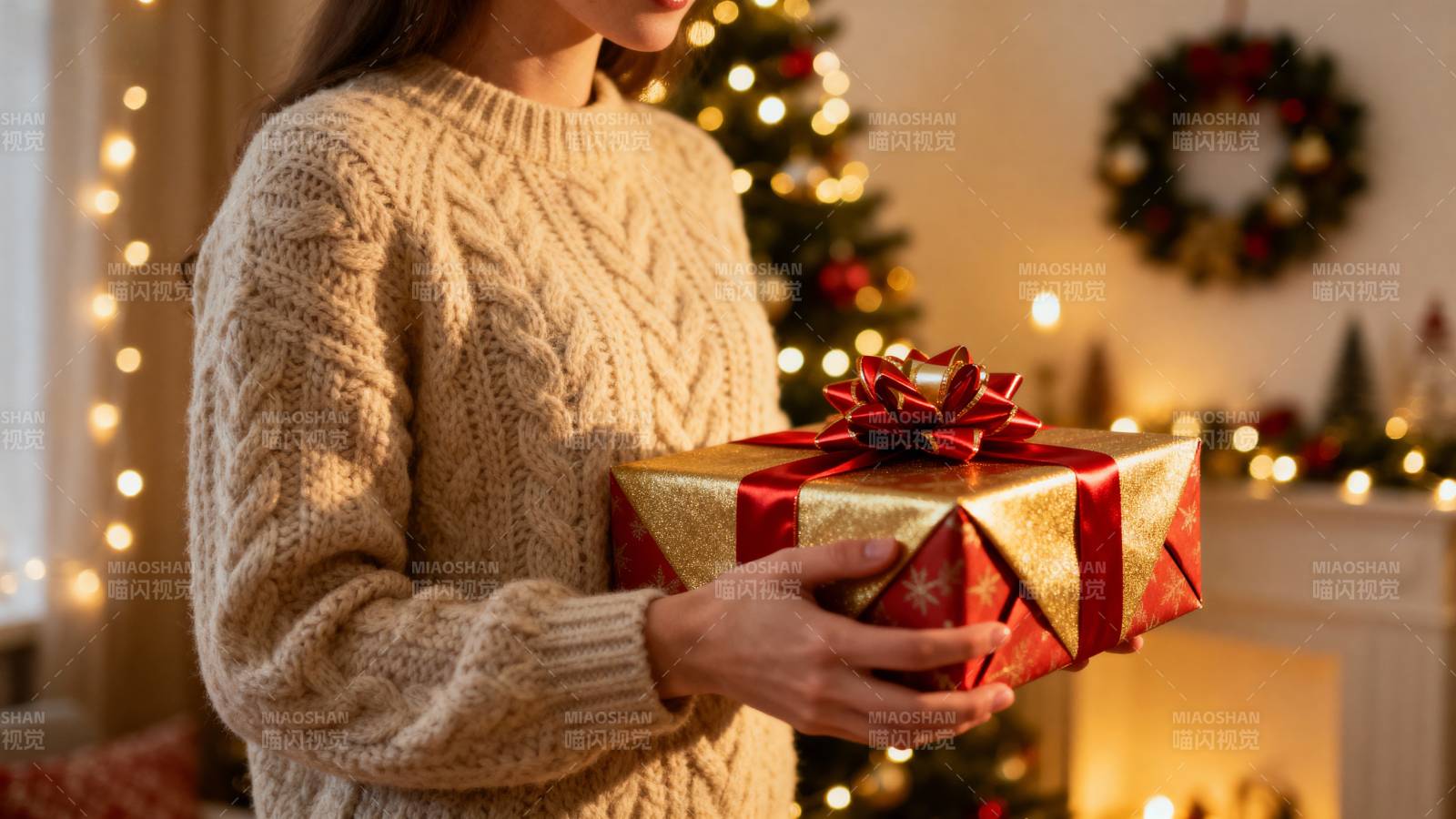 圣诞礼物温馨时刻图片