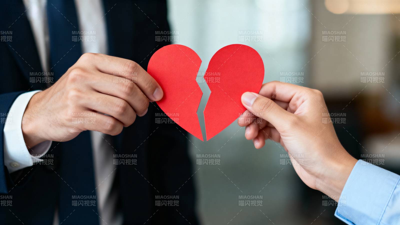 心碎的瞬间图片