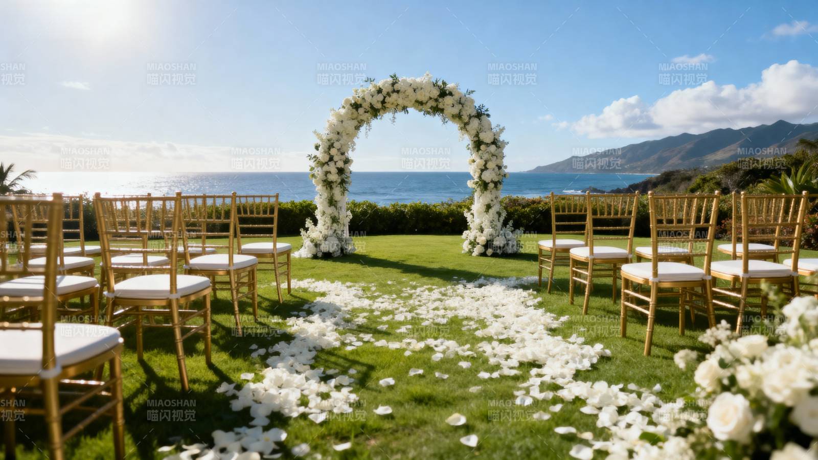 海边花拱婚礼现场图片