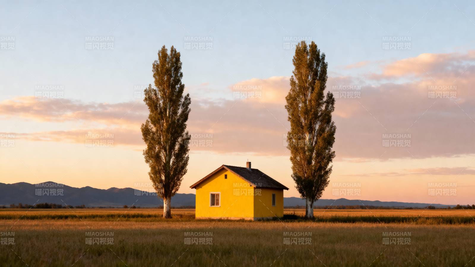 黄屋双树映晚霞图片
