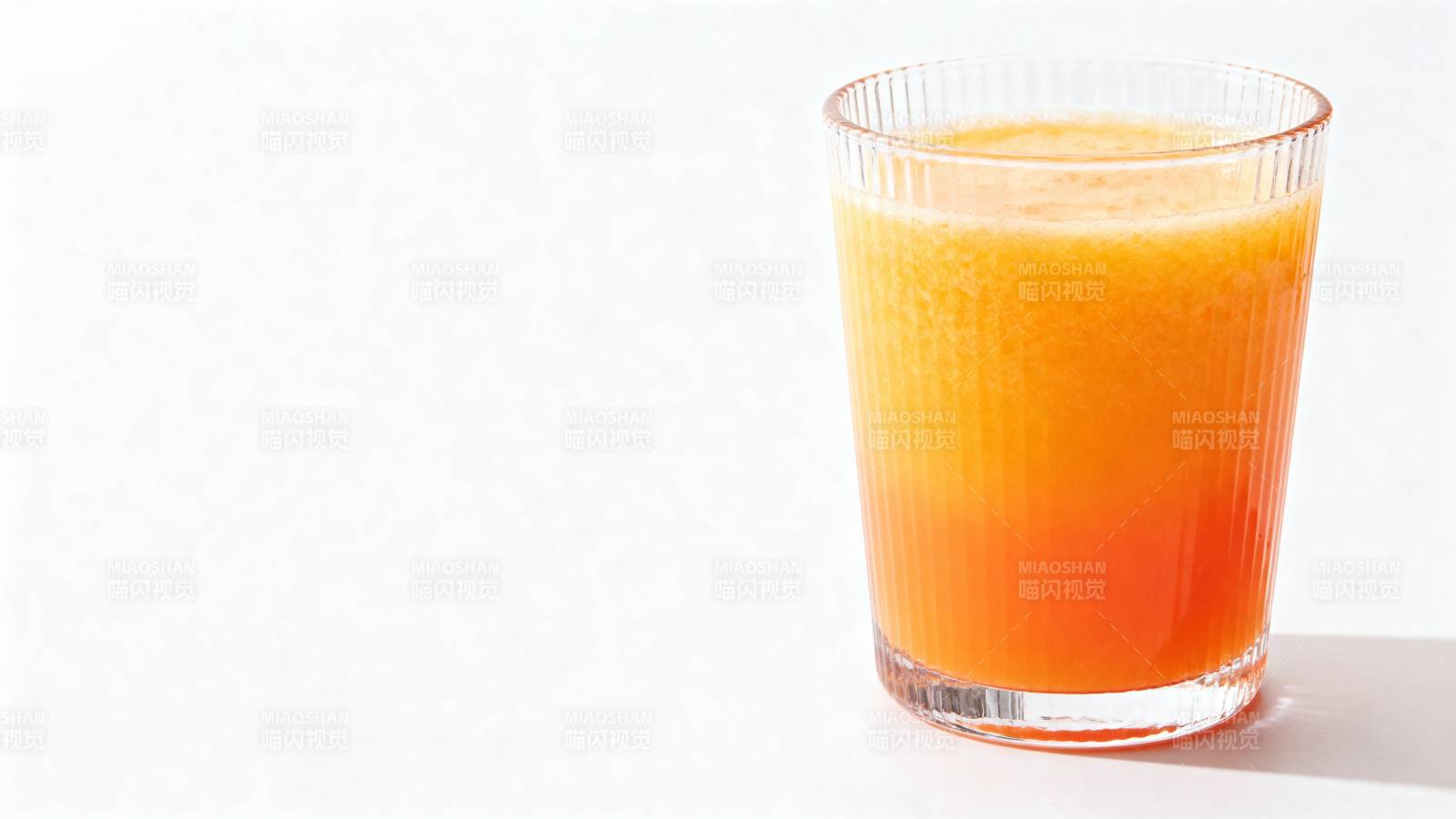 橙色渐变饮品图片