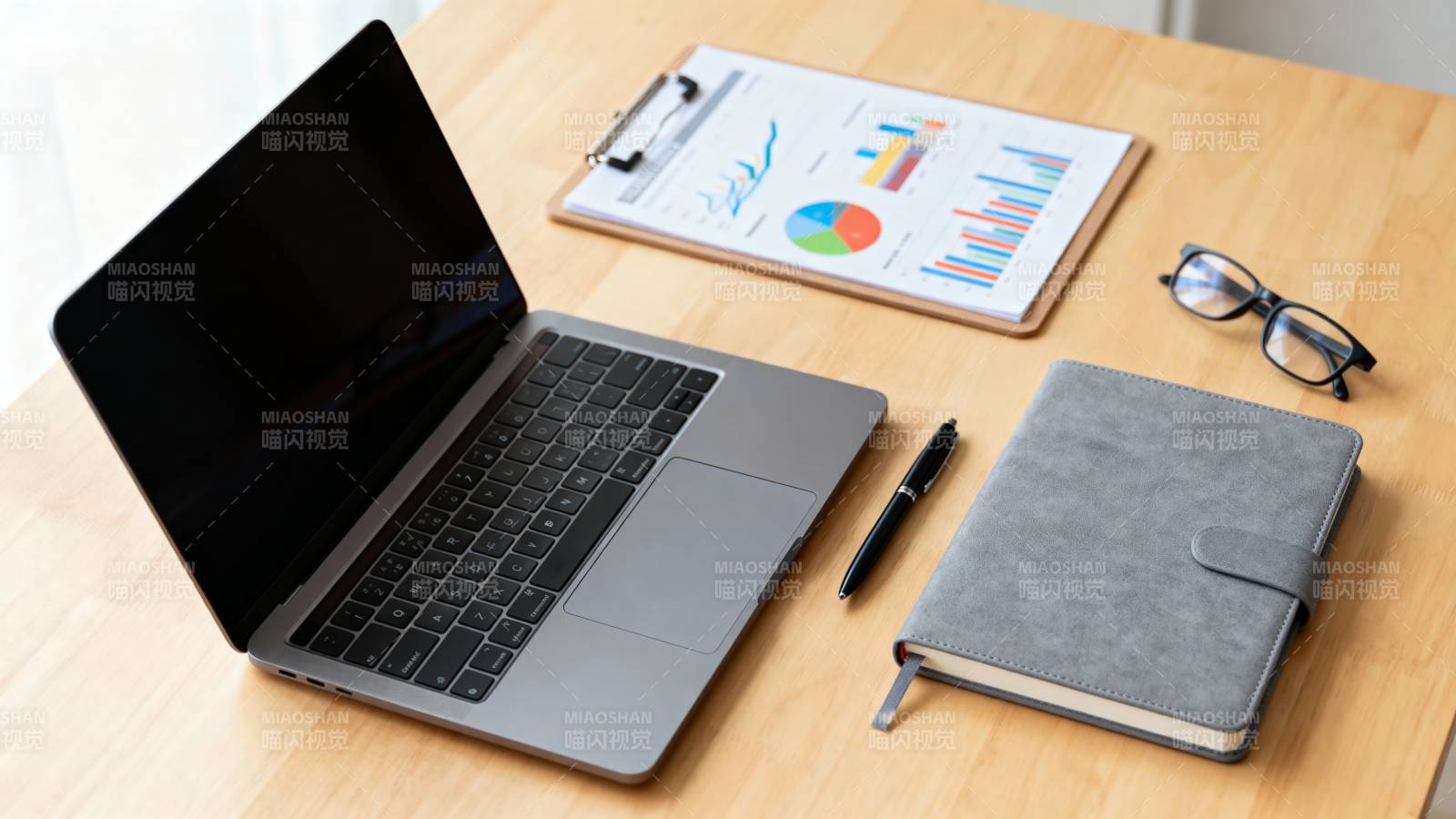 办公桌面布置图片