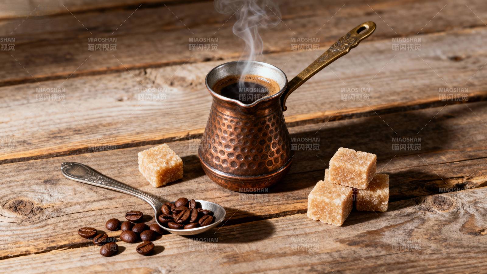 咖啡香浓 糖块相伴图片